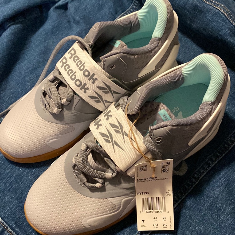 Womens Reebok Weightlifting Shoe Size 7, NWT